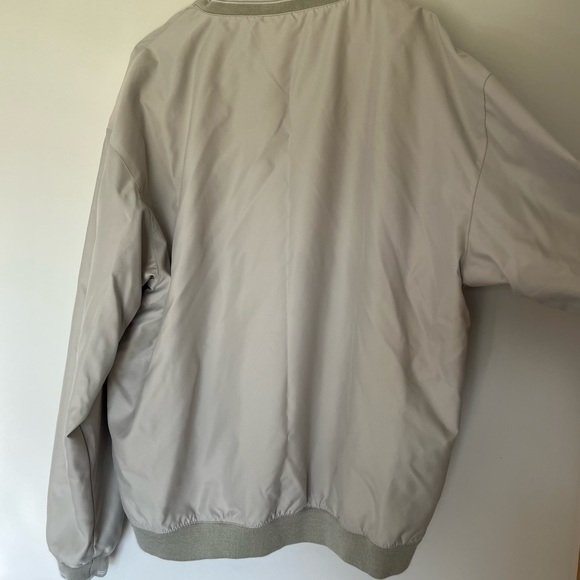 Dunbrooke Club Collection; Pullover V-Neck Large - Picture 7 of 10